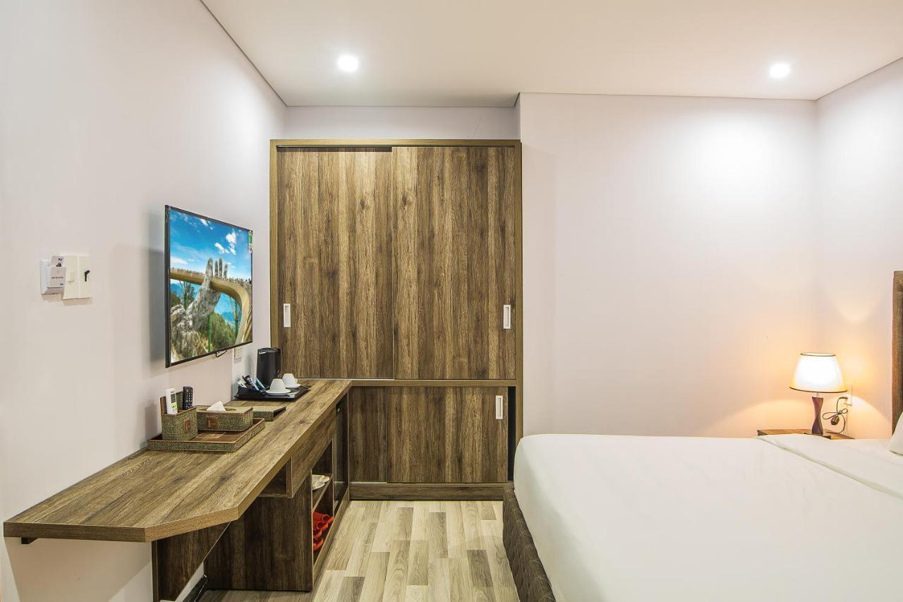 Sea Light Hotel Дананг Екстериор снимка